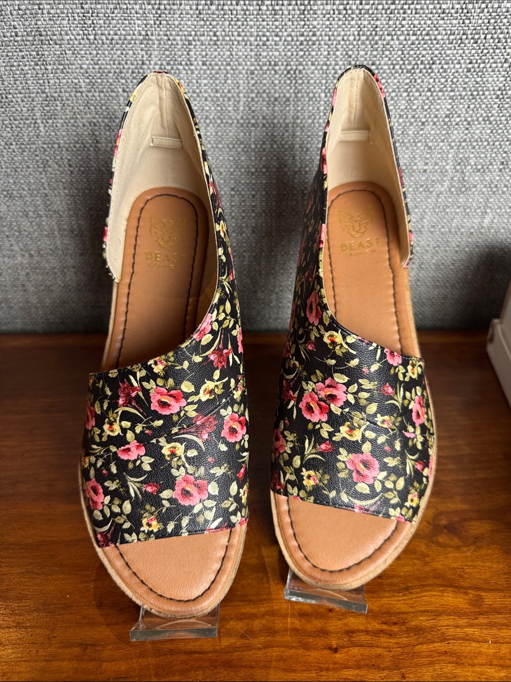 NIB Beast Fashion Lotus-01 Floral Block Heel D’Orsay Mules Size 8.5